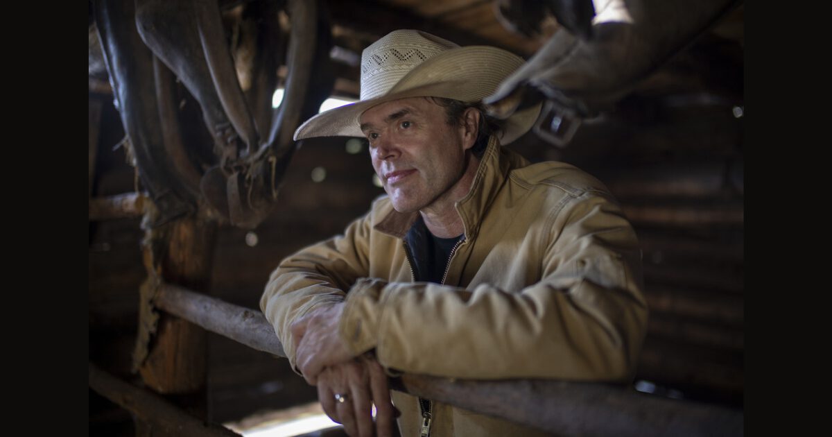 Muziektip! Corb Lund: verhalende alt-country met humor en melancholie